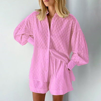 Chemise décontractée oversize pour femmes avec structure et shorts courts Chic und Stil