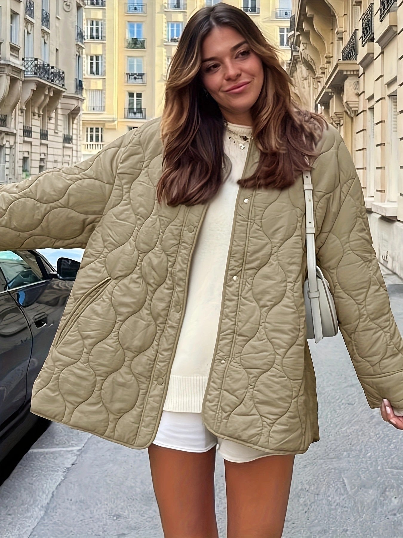 Dame doudoune avec grandes poches et col rond Chic und Stil