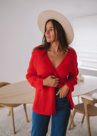 Pull léger pour femmes avec épaule dénudée et motif tricot doux Chic und Stil