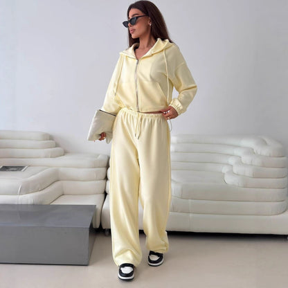 Fashionable women's hoodie with a short cut and matching jogger pants Chic and Style