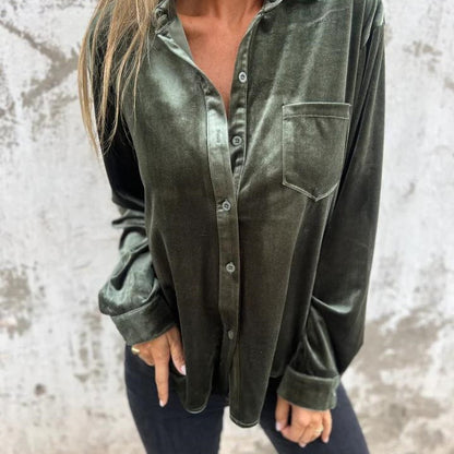 Chemisier en satin élégant pour femmes avec col classique et poche poitrine Chic und Stil