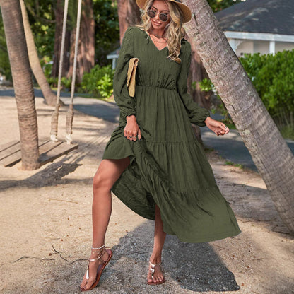 Robe maxi femme avec un léger design froissé et un élégant décolleté en V Chic und Stil