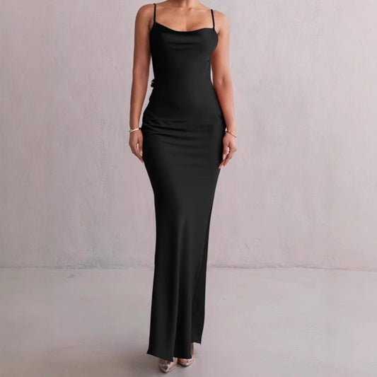 Dames Élégant et ajusté Robe maxi avec décolleté prononcé et applications florales Chic und Stil