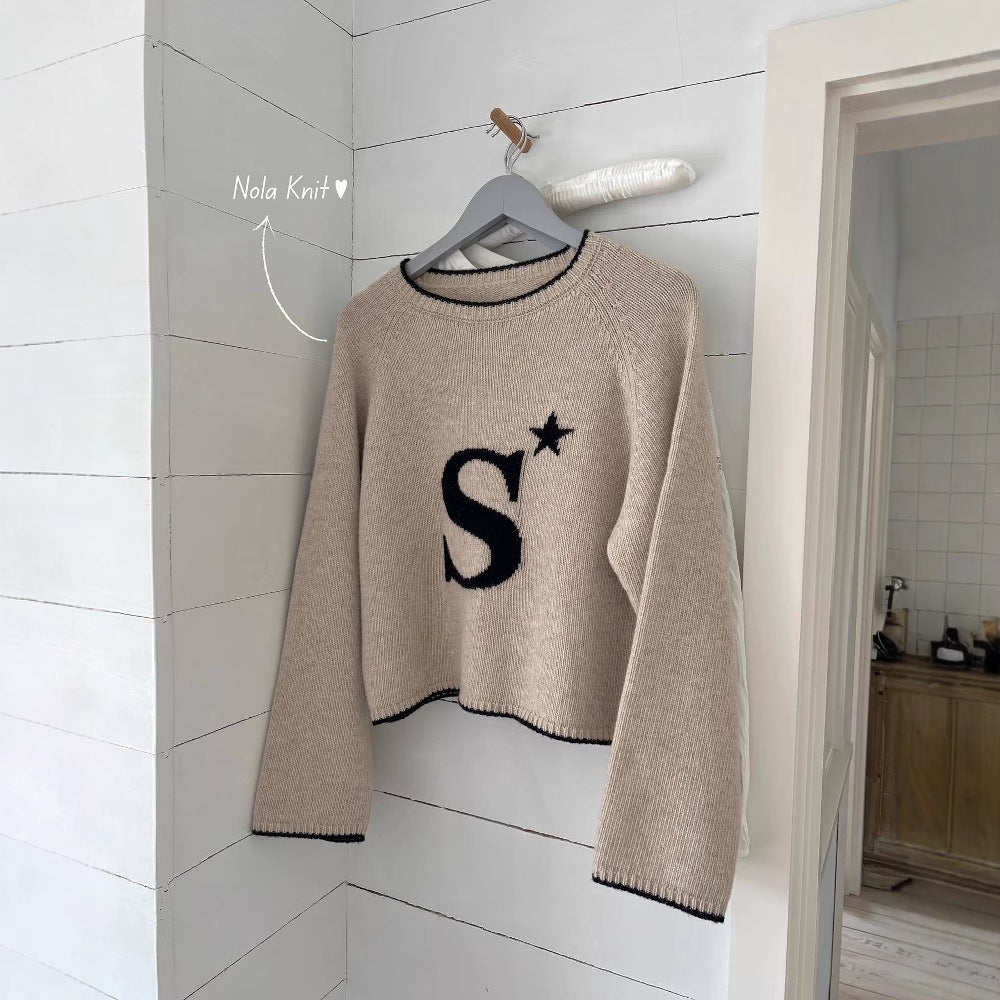 Trendy knit sweater for women with graphic design and relaxed fit pants Chic and Style