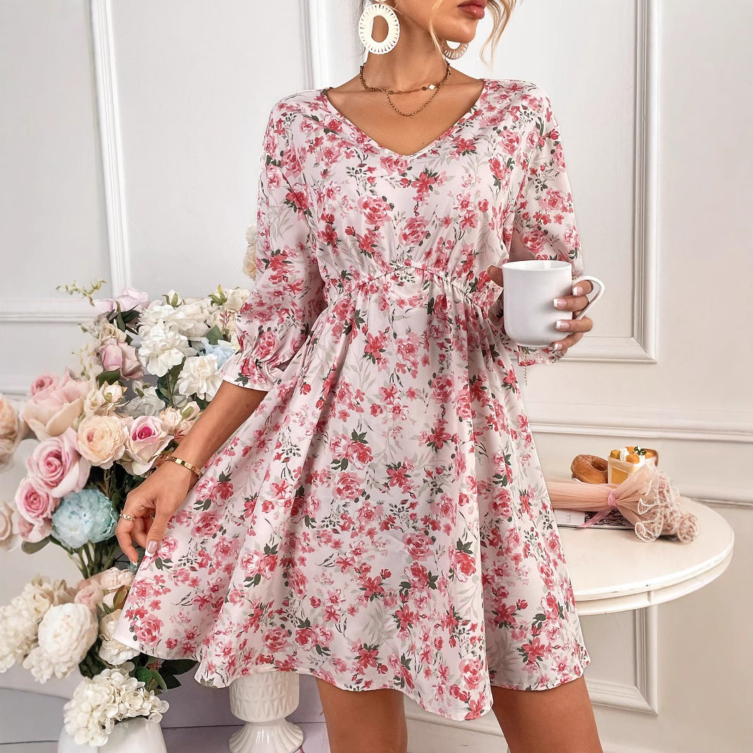 Robe d'été pour femmes avec design floral et taille élastique Chic und Stil