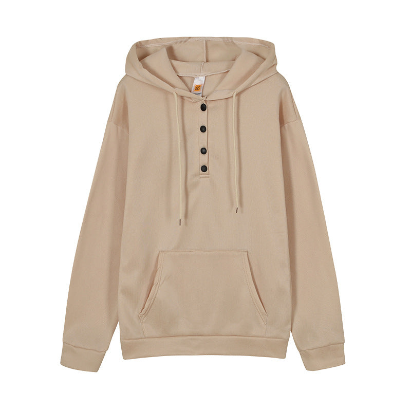 Pull à capuche pour femmes avec détails en bouton et poche kangourou pratique Chic und Stil