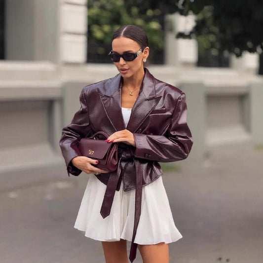 Blazer en cuir artificiel pour femmes avec ceinture ajustable Chic und Stil