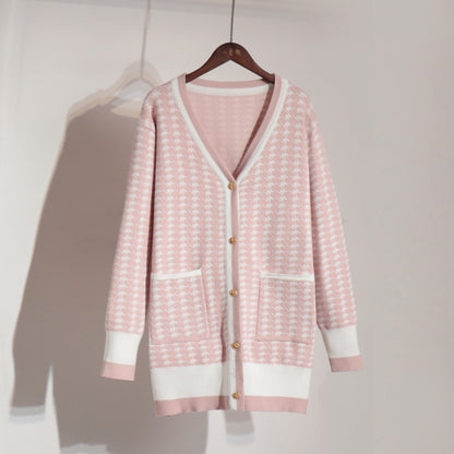 Cardigan en tricot pour femmes avec un motif classique pied-de-poule et patte de boutonnage Chic und Stil