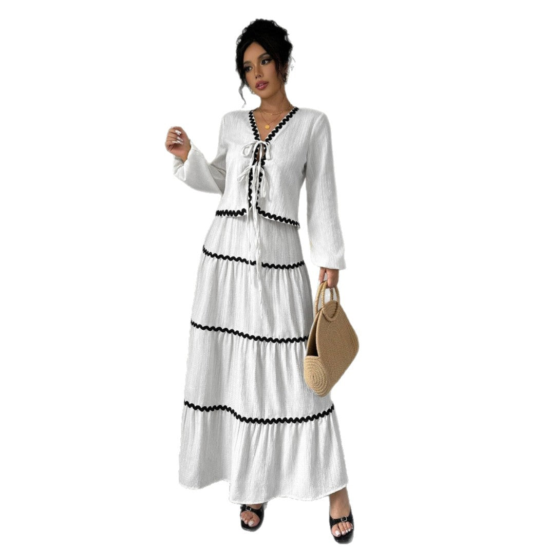 Robe maxi pour femmes avec des fronces élégantes et un biais contrastant Chic und Stil