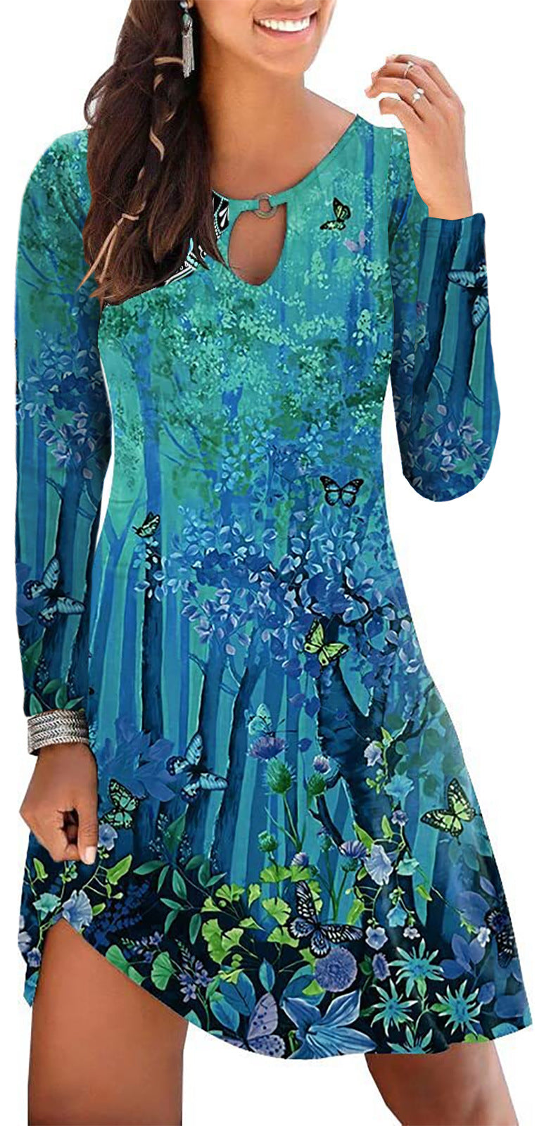 Robe d'été décontractée pour femmes avec des accents floraux et décolleté en V Chic und Stil