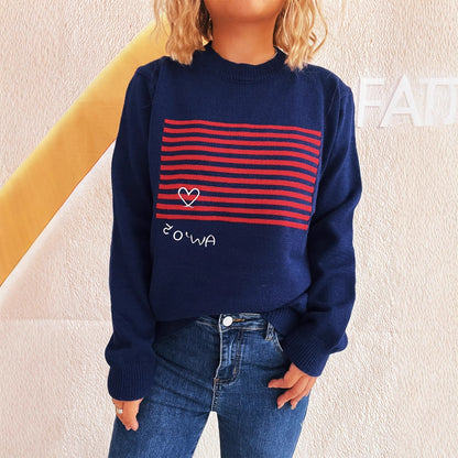Pull décontracté pour femmes avec design rayé et application en forme de cœur Chic und Stil