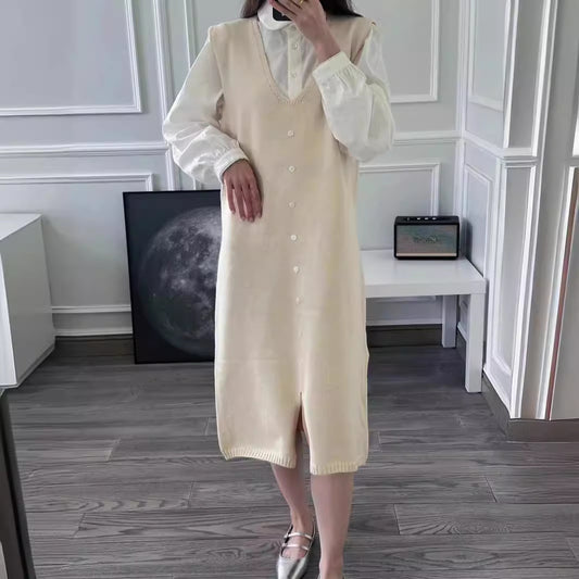 Robe en tricot mi-longue pour femmes avec boutonnière et décolleté en V Chic und Stil