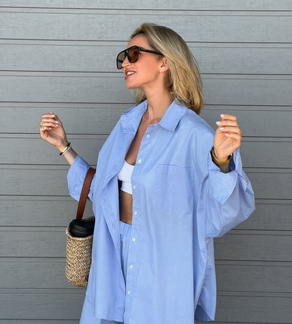 Comfortable women's set consisting of an oversized shirt and wide pants Chic und Stil
