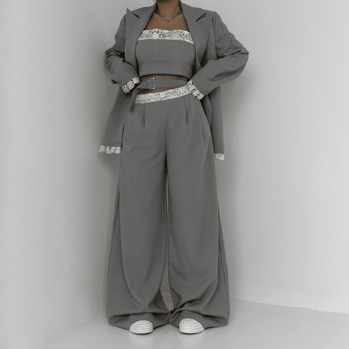 Dames Ensemble élégant à deux pièces avec accents en dentelle Chic und Stil