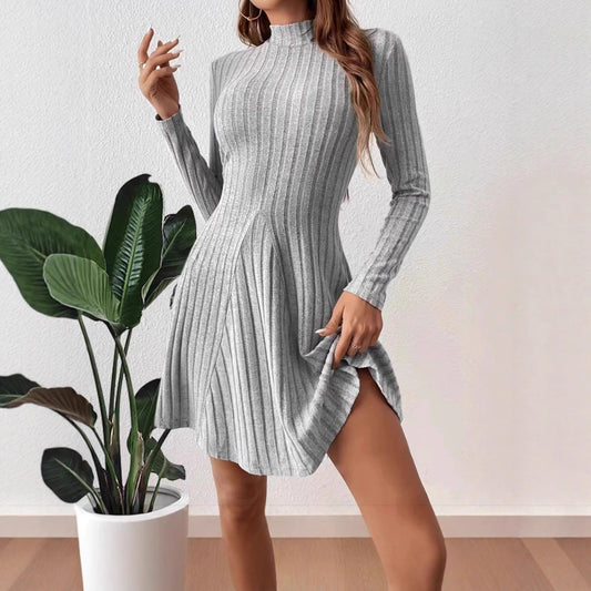 Robe en tricot pour femmes avec un élégant col montant et une fine structure côtelée Chic und Stil