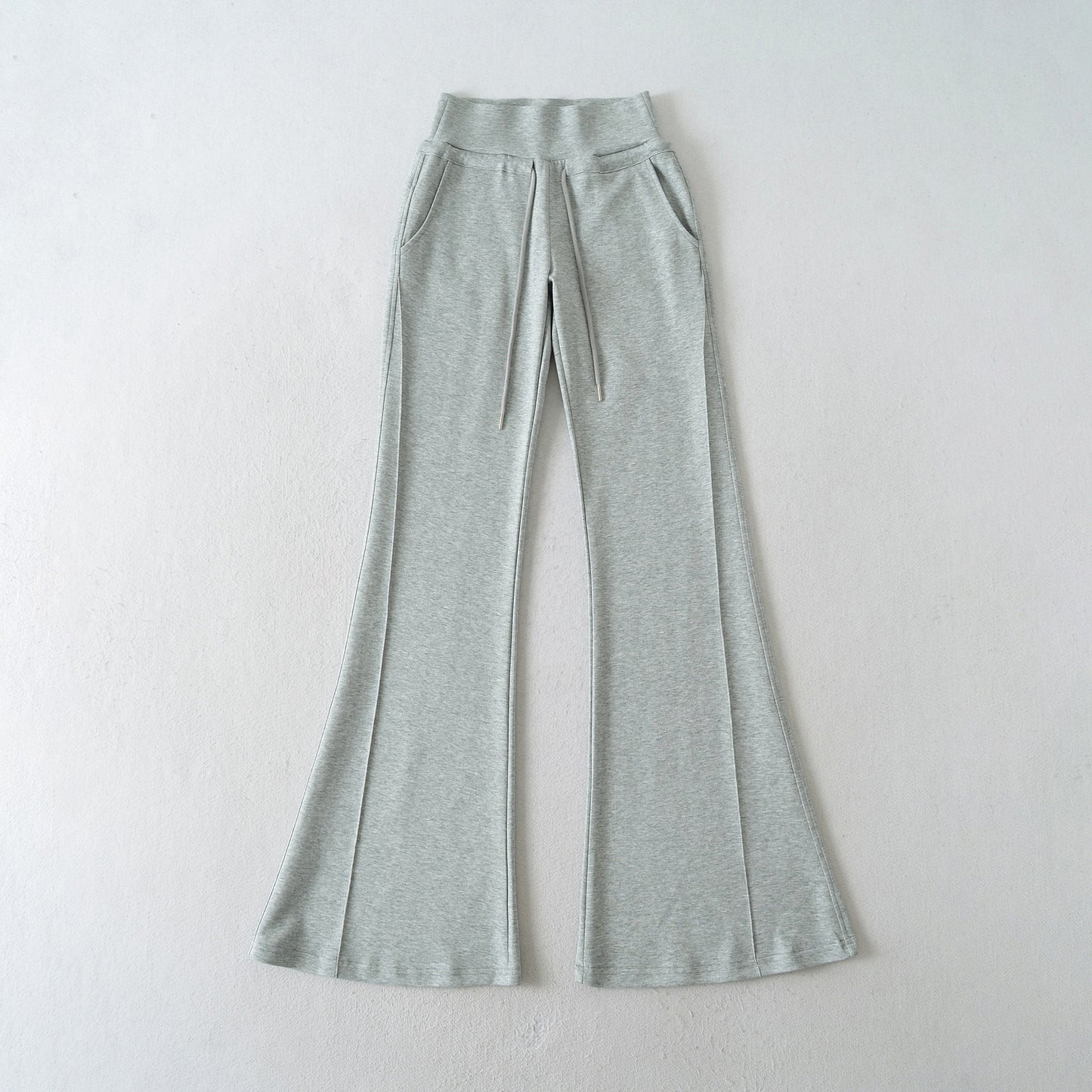 Women’s flared lounge pants with a high waist and practical side pockets Chic and Style