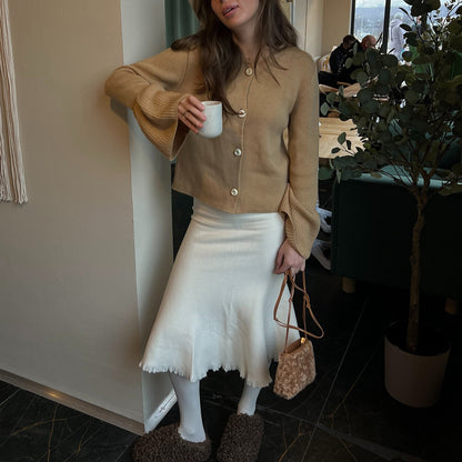 Elegant Ladies' Vest with Fashionable and Chic Sleeve Openings