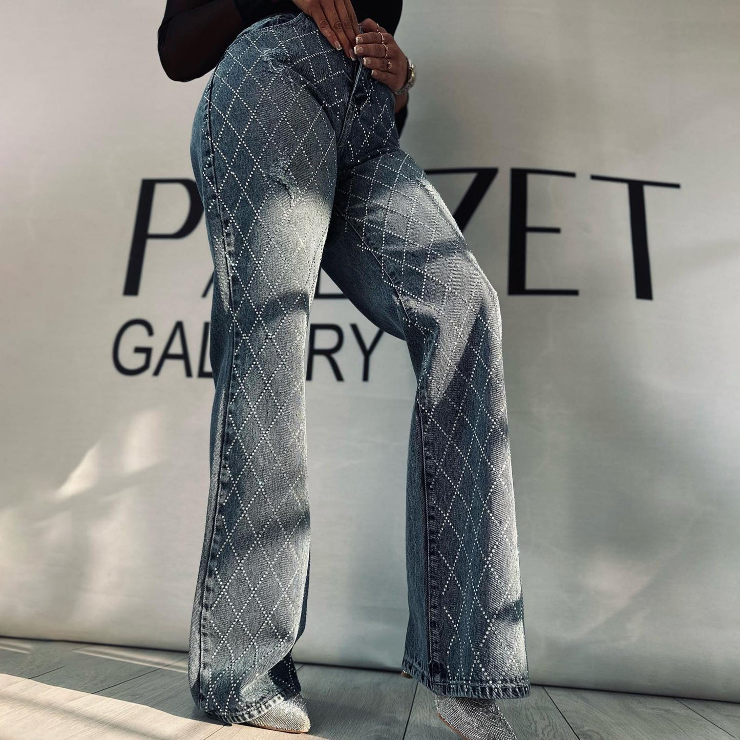 Dames élégantes jeans bootcut taille haute avec strass brillant Chic und Stil