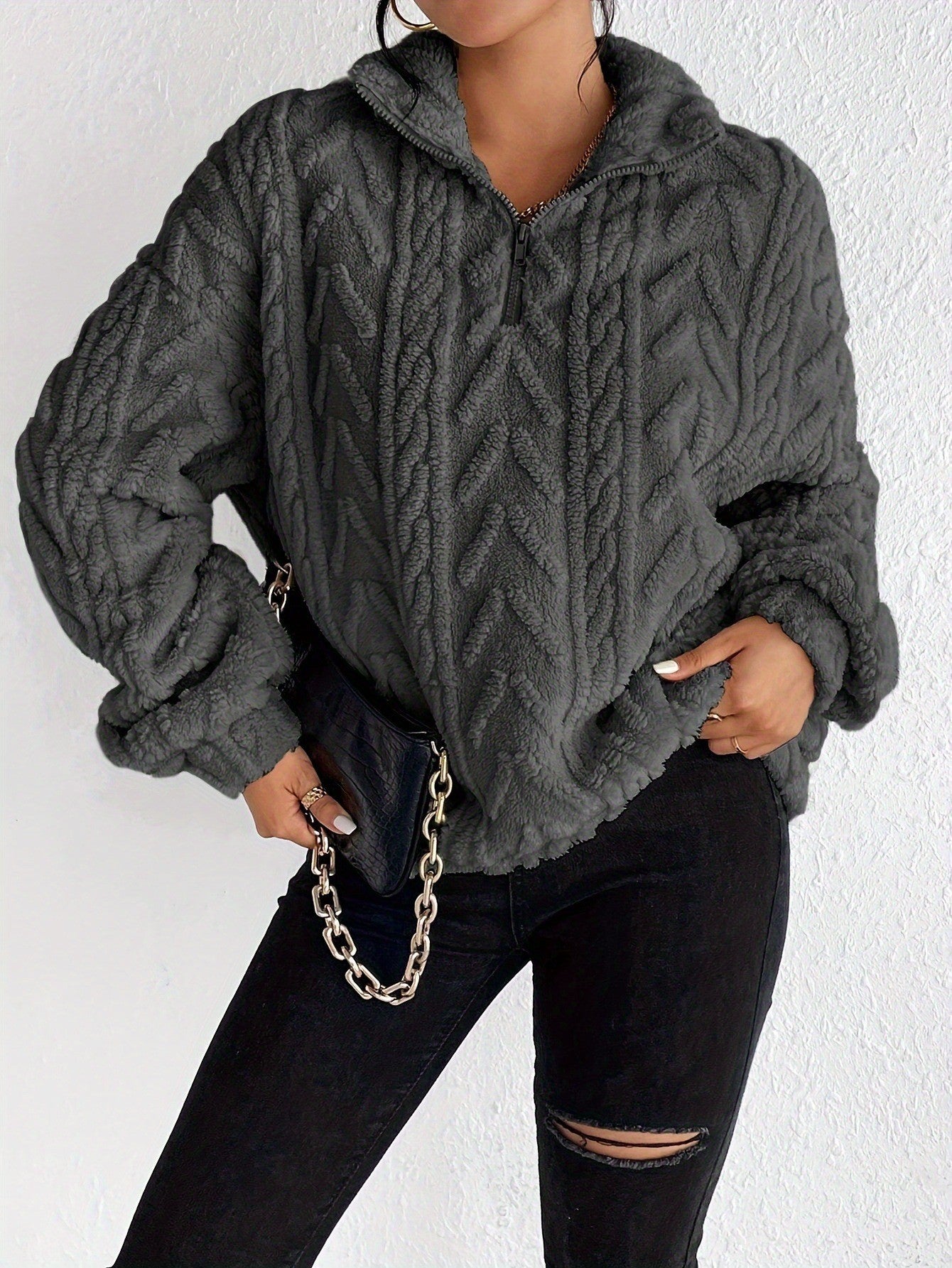 Dames Pull en molleton douillet avec col haut et détail zip Chic und Stil