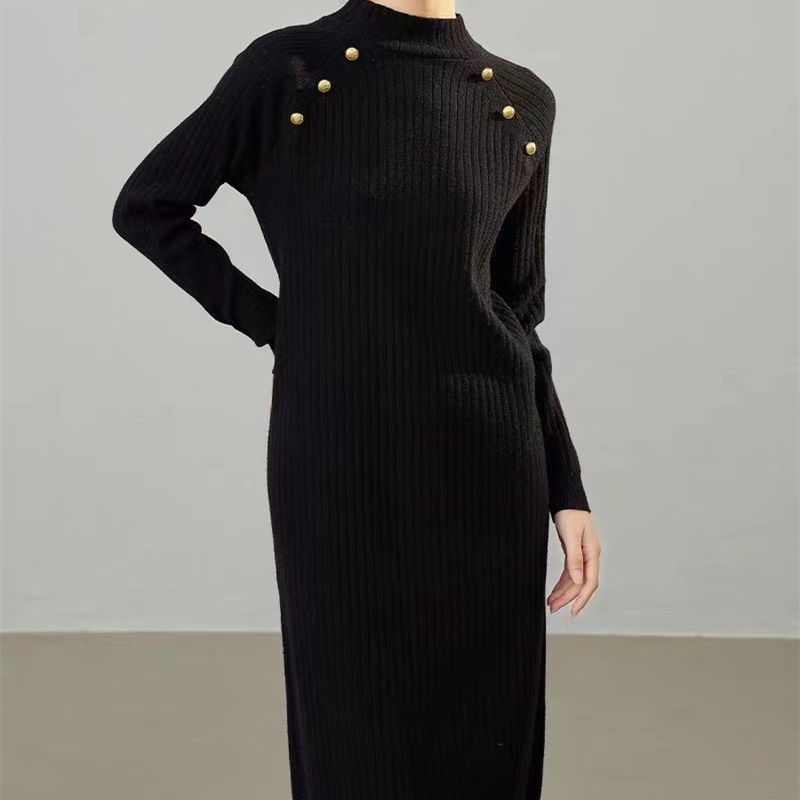 Robe en tricot pour femmes avec des détails de boutons décoratifs et une fine texture côtelée Chic und Stil