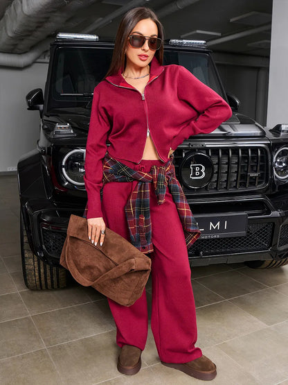 Women comfortable two-piece set with cropped sweatshirt and wide pants Chic and Style