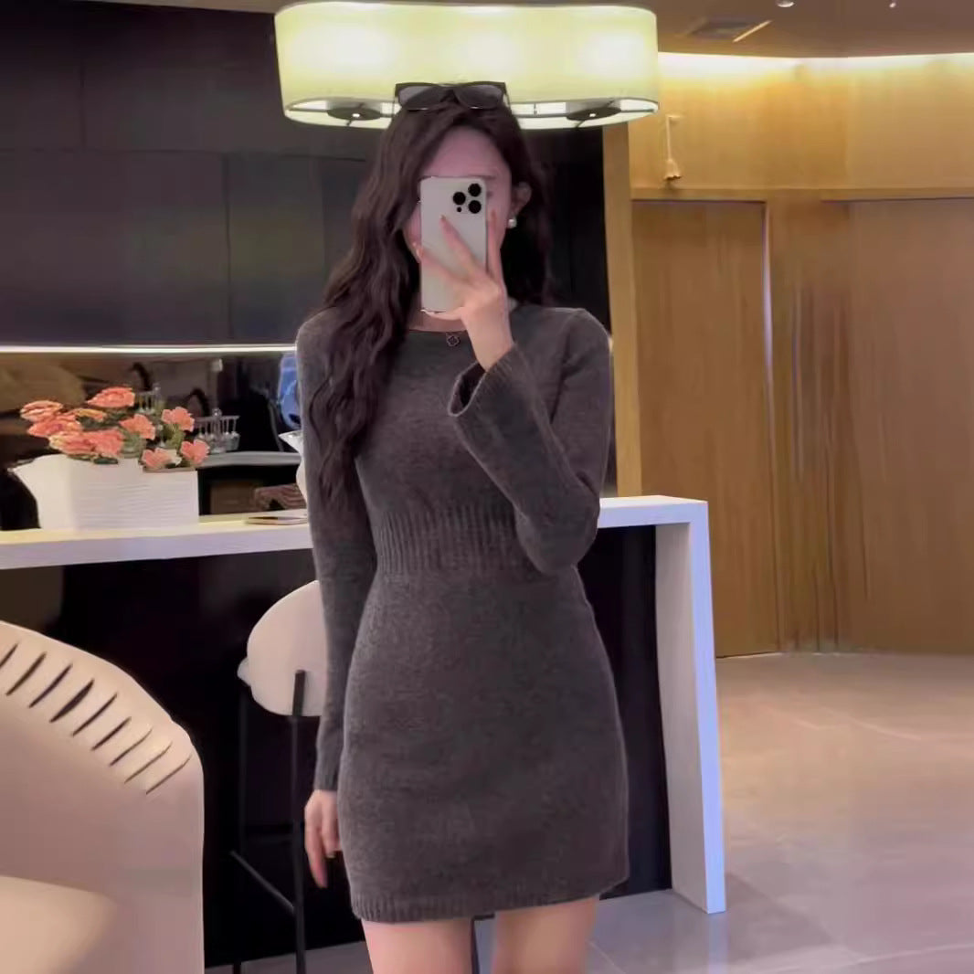 Robe en tricot pour femmes avec une silhouette ajustée et un col roulé stylé Chic und Stil