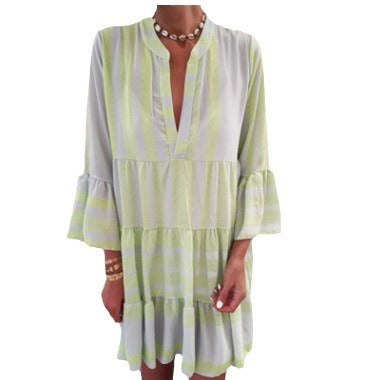 Robe portefeuille décontractée pour femmes avec des manches volumineuses et un motif graphique Chic und Stil