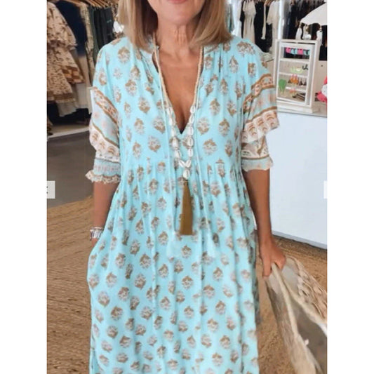 Robe tunique aérienne pour femmes avec des motifs floraux et de délicates détails à volants Chic und Stil