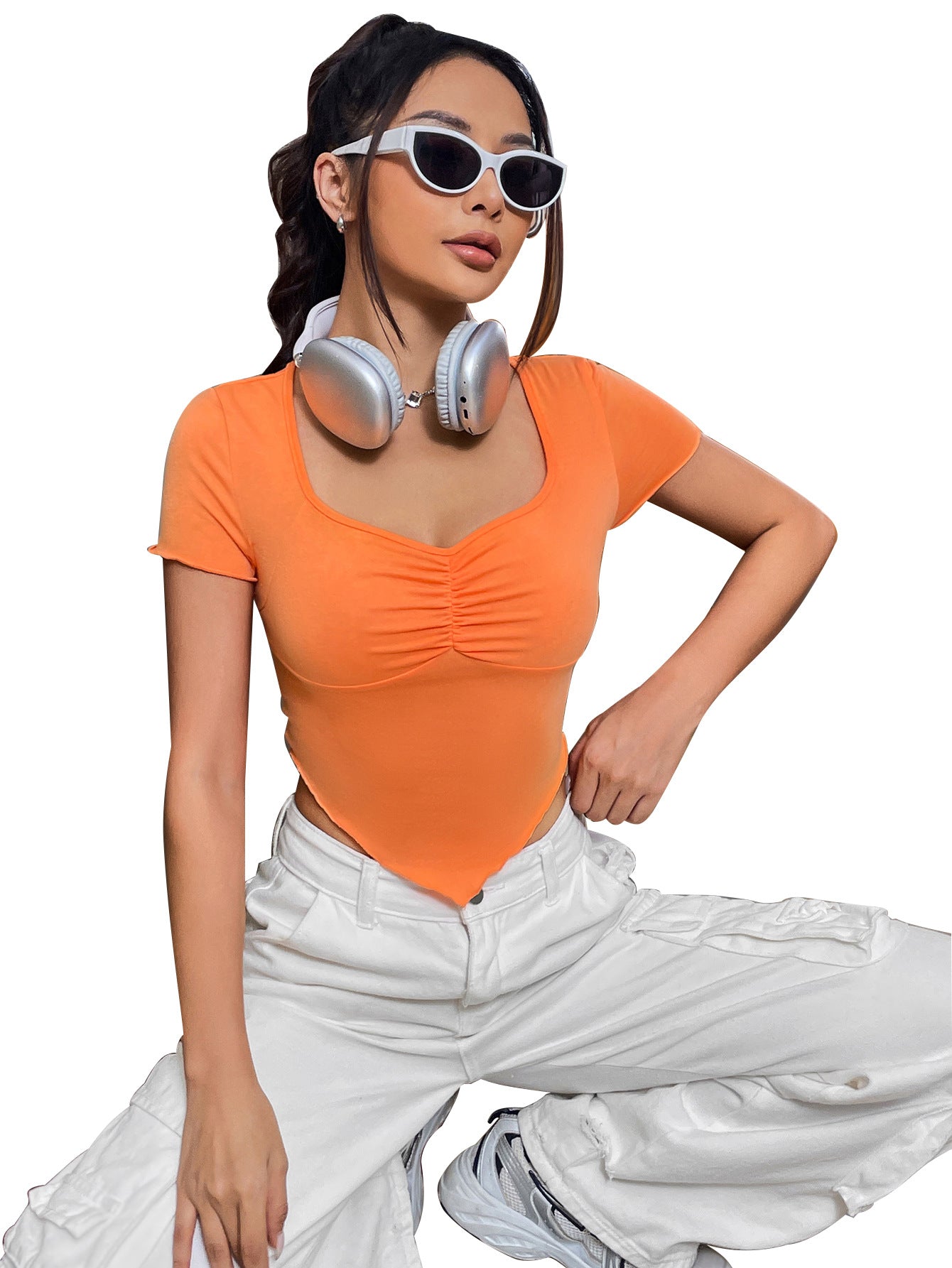 Dames Haut court ajusté avec détails en volants Chic und Stil