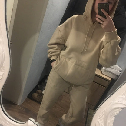 Women's loungewear set with comfortable hoodie and comfortable jogger pants Chic and Style