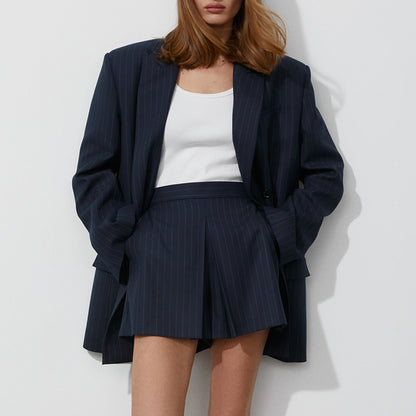 Dames élégante ensemble de costume deux pièces avec blazer cintré et shorts Chic und Stil