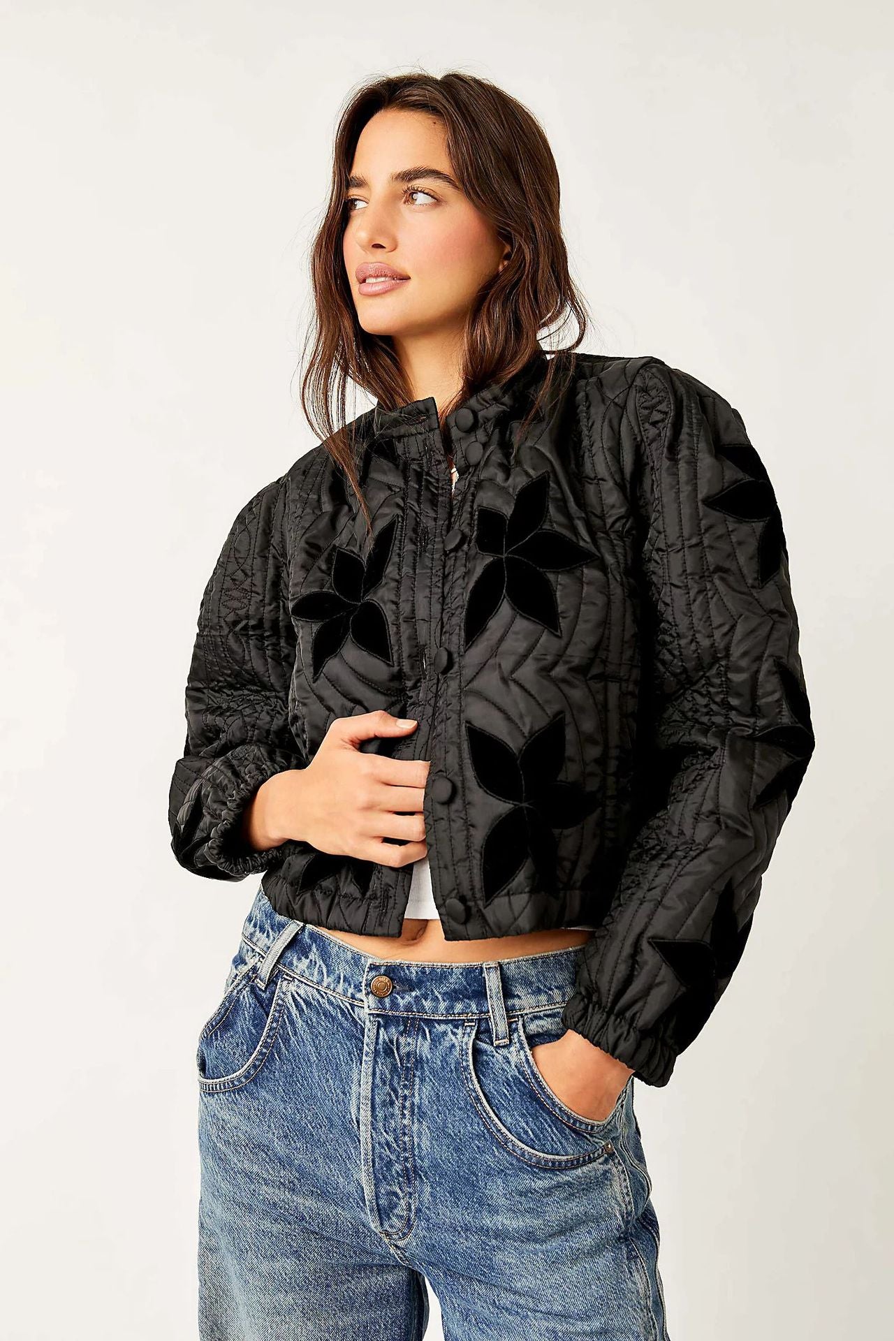 Dames bomber jacket matelassé avec design floral Chic und Stil
