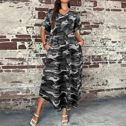 Robe maxi pour femmes avec un design camouflage moderne et des poches pratiques Chic und Stil