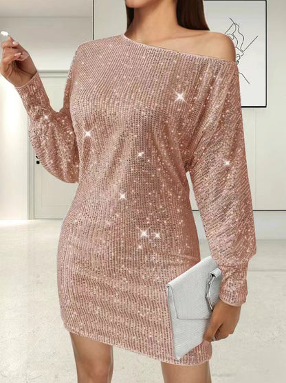 Robe mini glamour pour femmes avec design de manches asymétriques et effets scintillants Chic und Stil