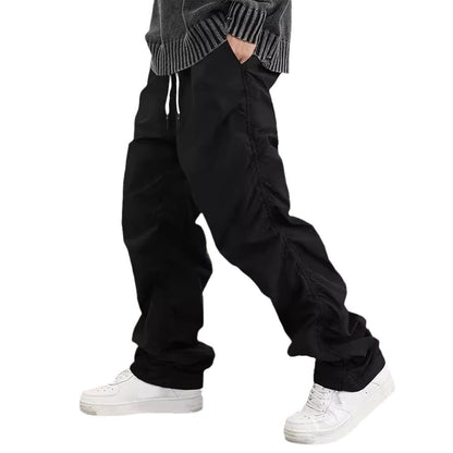 Casual cargo pants for men with elastic waist and practical pockets Chic and Style