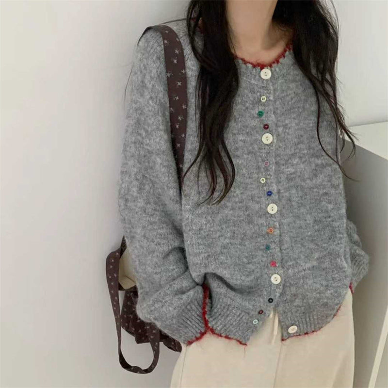 Cardigan pour femmes avec des détails de boutons colorés et un design fluide doux Chic und Stil