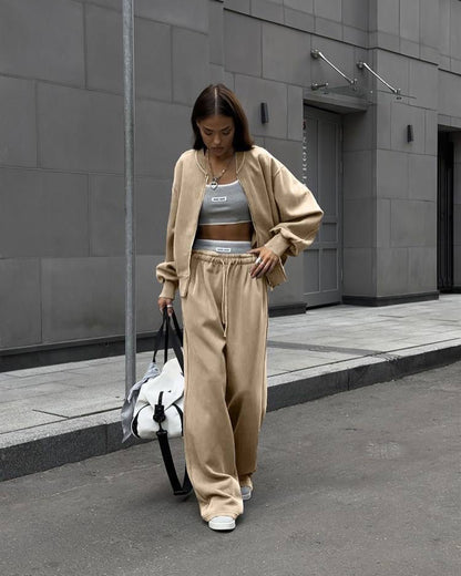Casual outfit for women with wide pants and sporty jacket Chic and Style