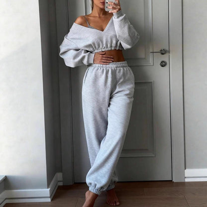 Casual sports jacket for women with crop top and wide pants Chic und Stil