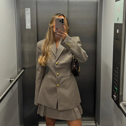 Dames Élégant blazer à carreaux avec jupe assortie Chic und Stil