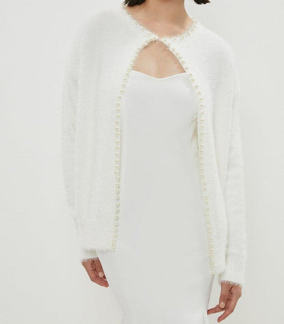 Ladies cozy pullover with pearl embellishment Chic and Style