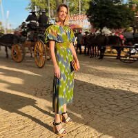 Robe d'été pour femmes avec un design brodé coloré et une coupe décontractée Chic und Stil