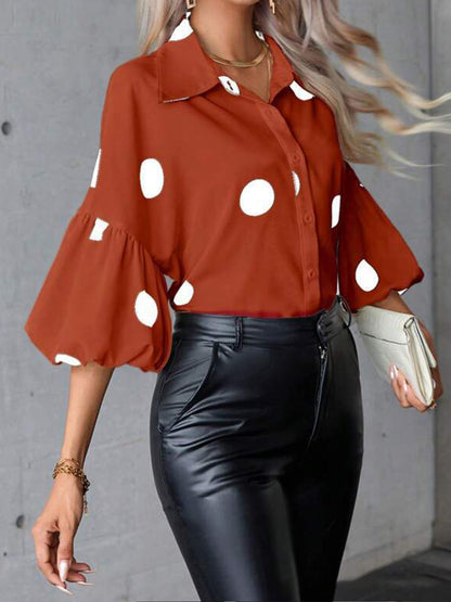 Chemisier pour femmes avec un motif de points sur toute la surface et des manches volumineuses Chic und Stil
