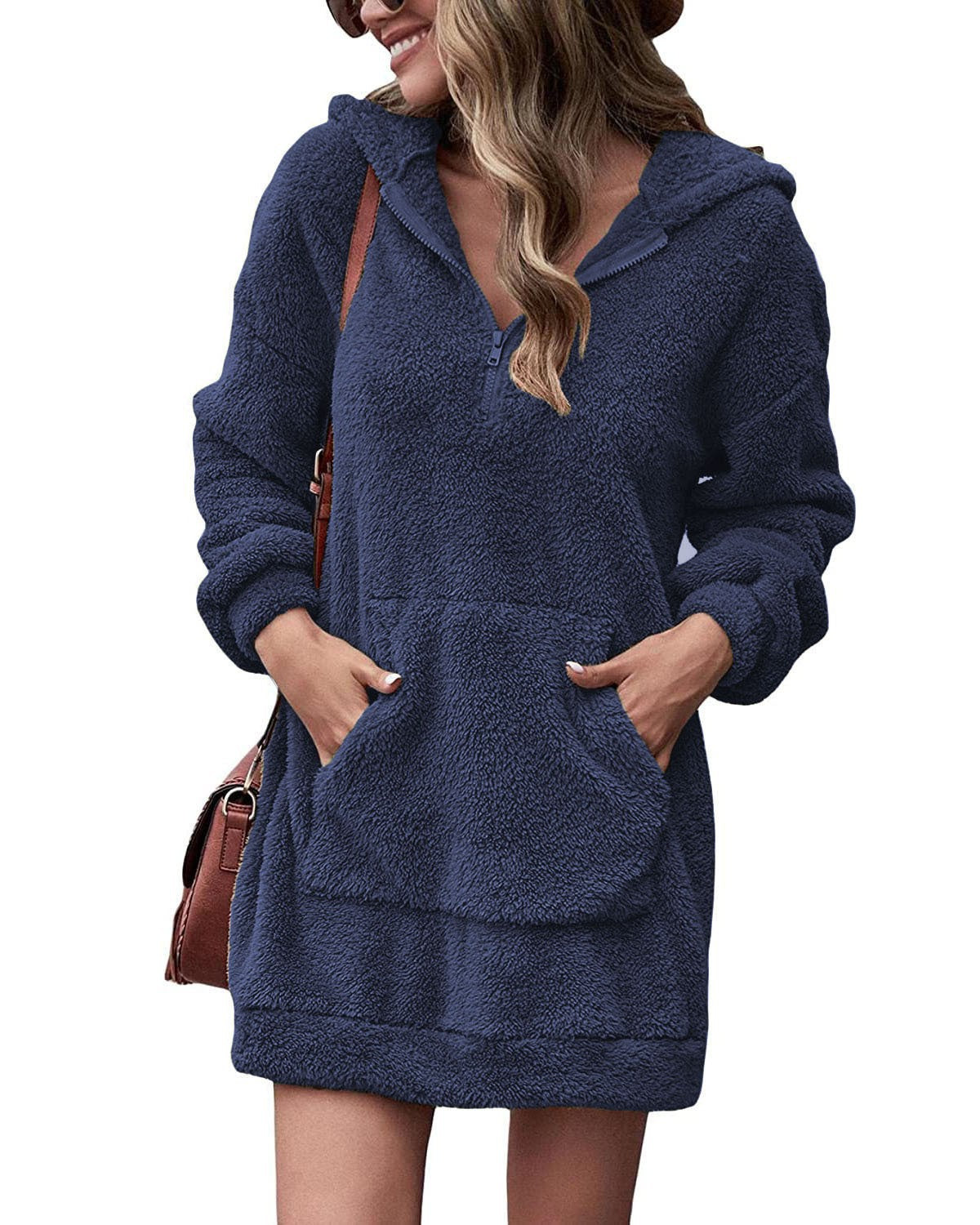 Robe hoodie douillette pour femmes avec poches pratiques et fermeture éclair mi-haute Chic und Stil