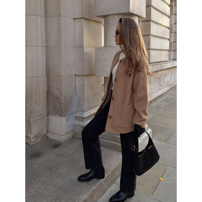 Women’s wrap jacket with a modern design and elegant details Chic and Style