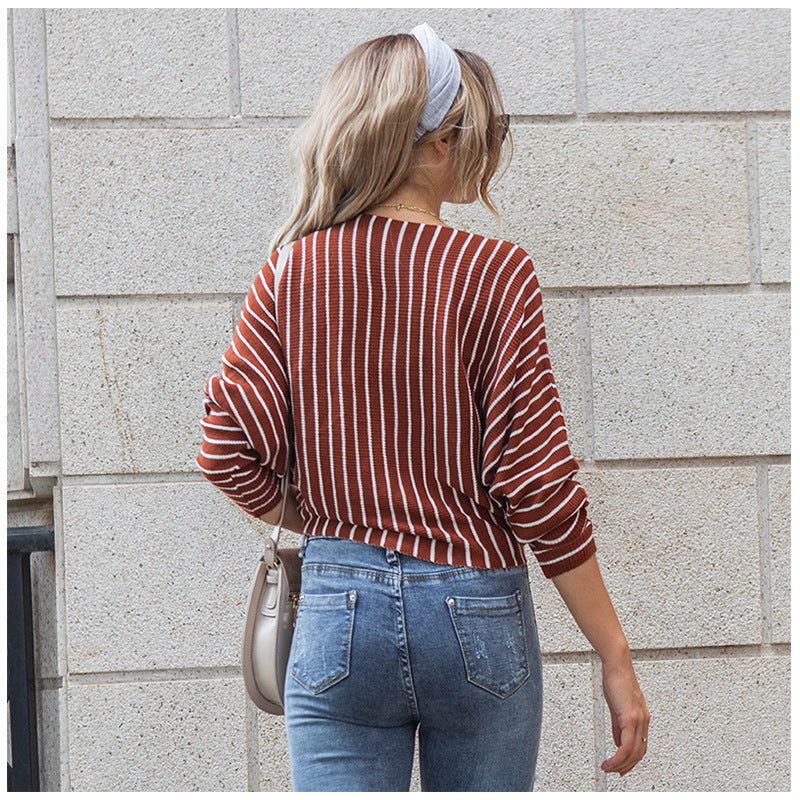 Pull en tricot grandes tailles pour femmes avec un motif rayé moderne et une coupe décontractée Chic und Stil