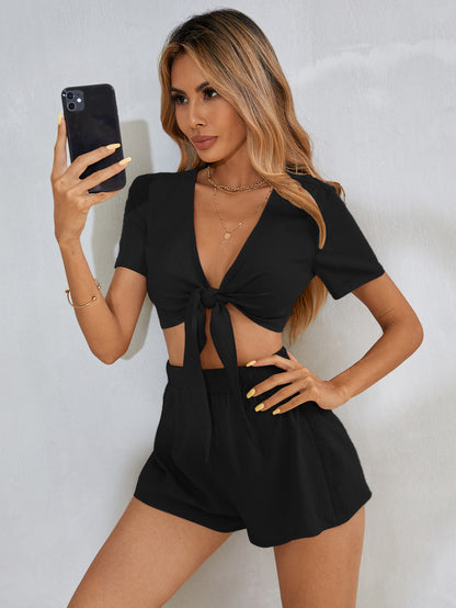 Ensemble de shorts décontracté pour femmes avec détail de nœud et manches courtes Chic und Stil