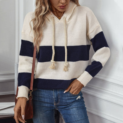 Sweat à capuche pour femmes avec de larges rayures et un matériau doux Chic und Stil