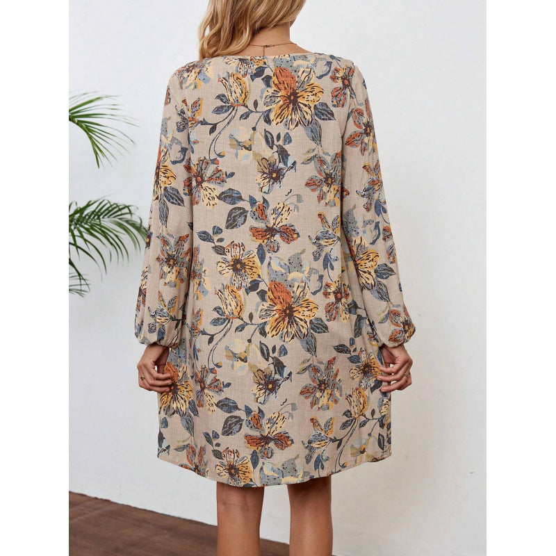 Robe de loisirs pour femmes au style décontracté avec des accents floraux Chic und Stil