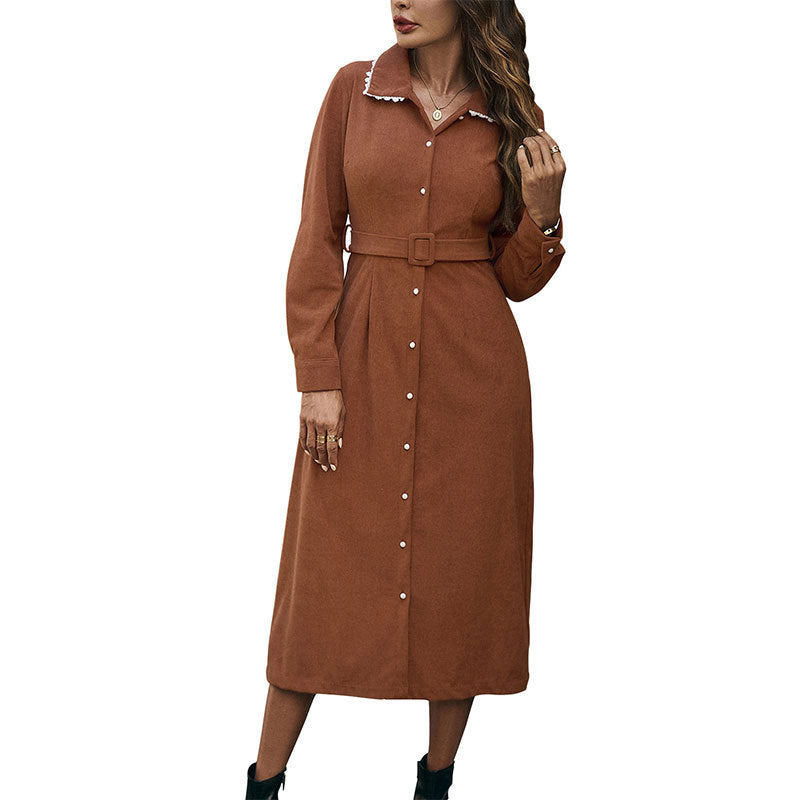 Robe chemise pour femme avec élégante patte de boutonnage et chic ceinture à la taille Chic und Stil