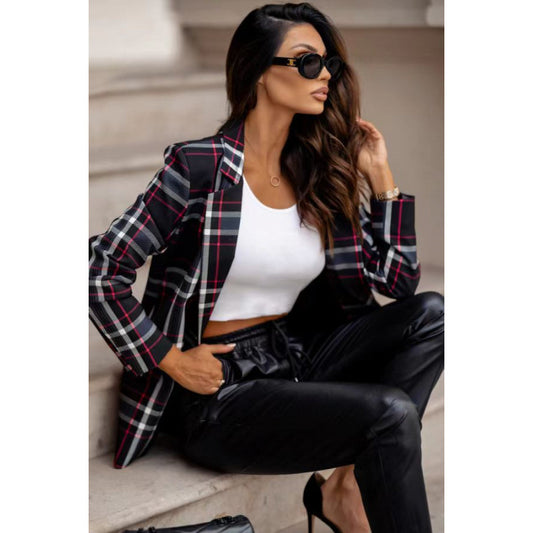 Blazer à carreaux pour femmes au style oversized moderne avec des détails élégants Chic und Stil